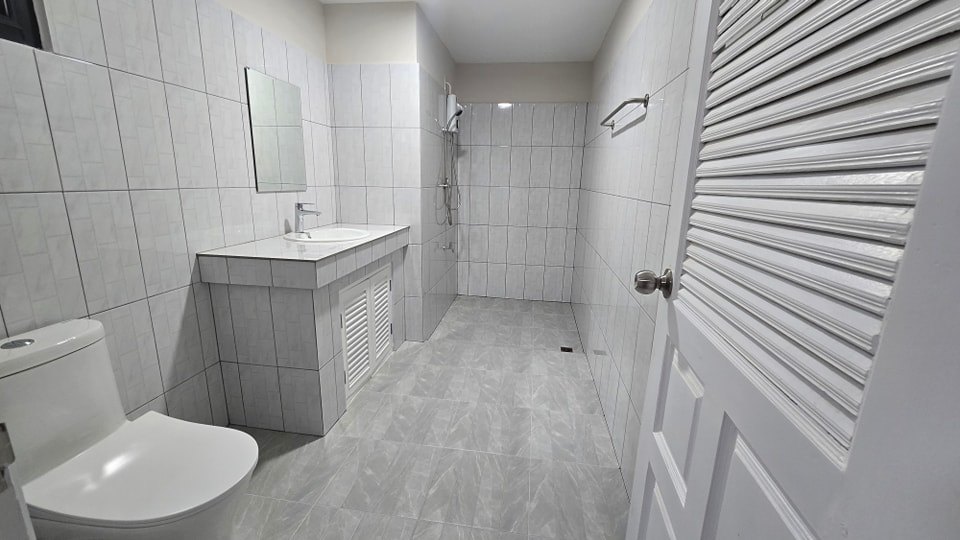 5 Bedroom House For Sale in San Phisuea, Mueang Chiang Mai, Chiang Mai - Image 10