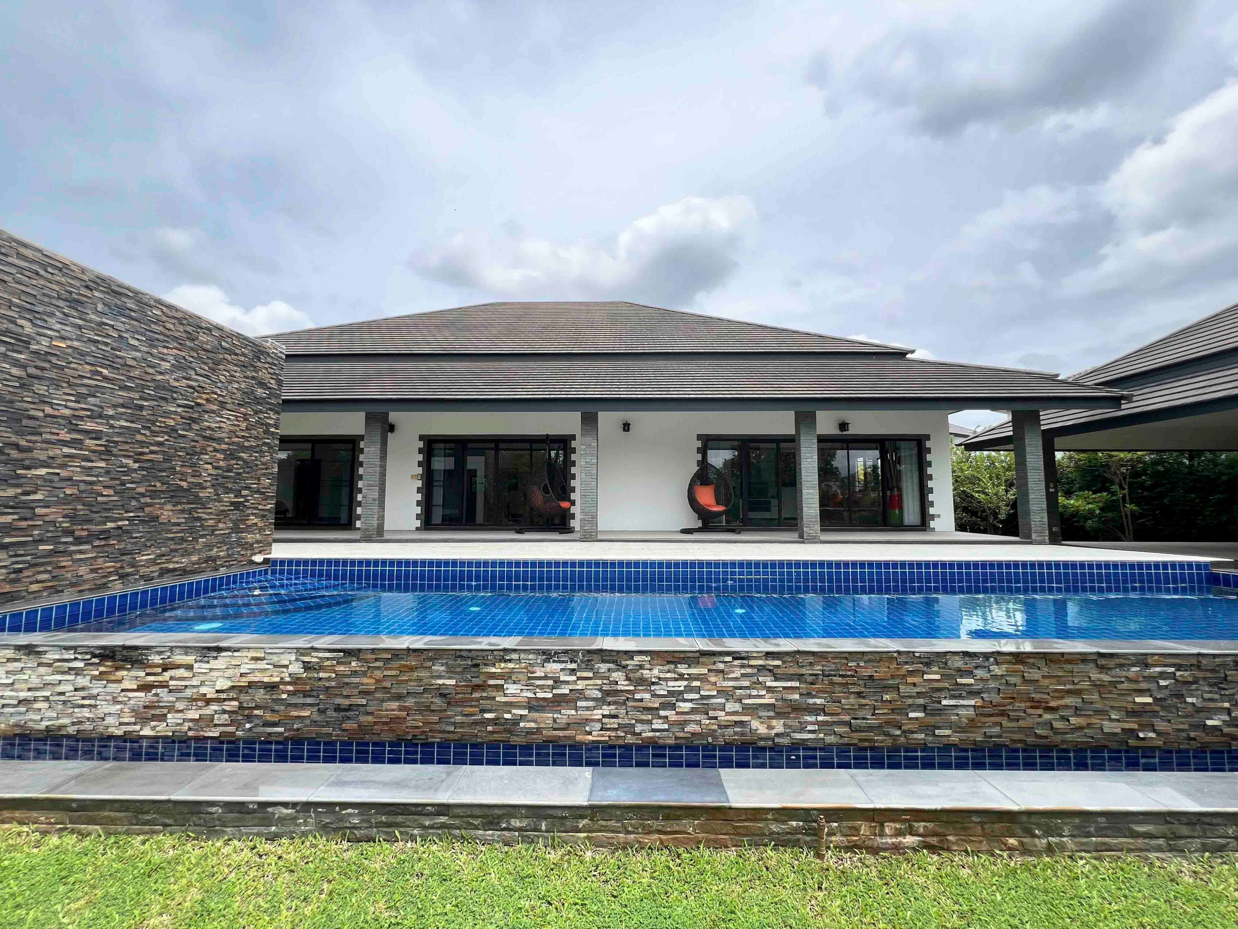 3 Bedroom House For Sale in Yang Noeng, Saraphi, Chiang Mai - Image 1