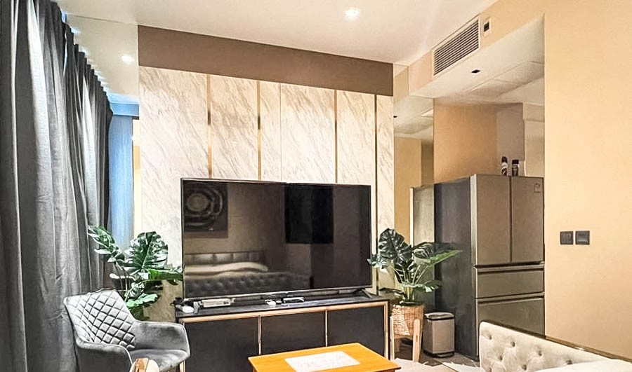 Ashton Silom - Image 1
