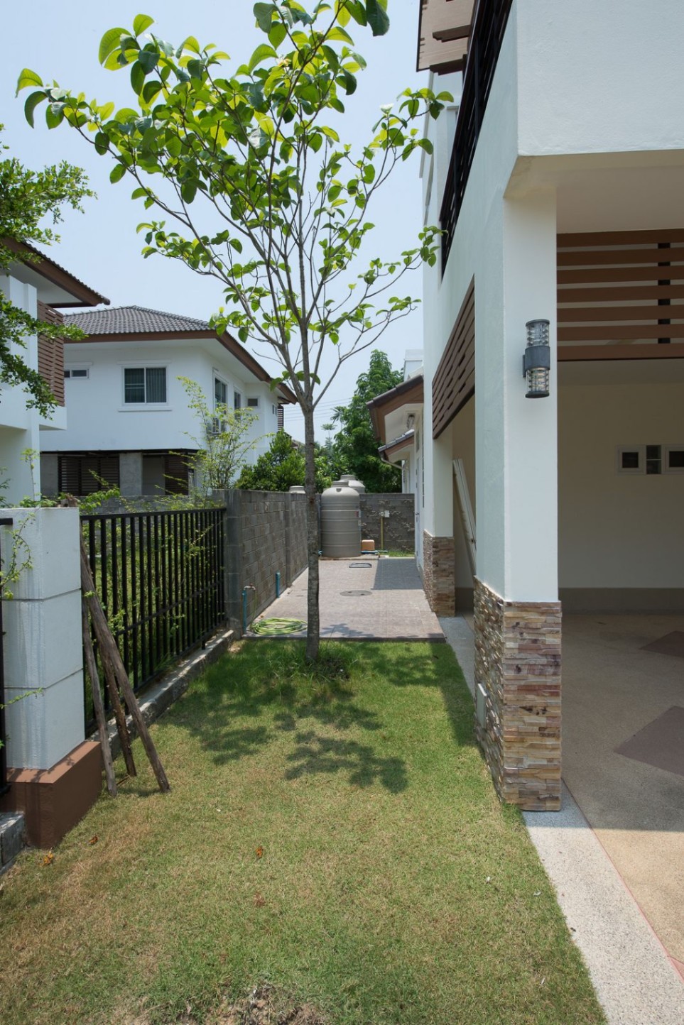 House & View 1 - Image 20
