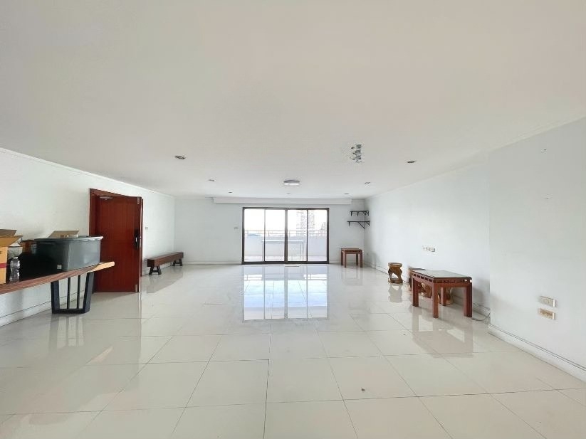 3 ห้องนอน คอนโด สำหรับขาย ใน คลองตันเหนือ, วัฒนา, กรุงเทพมหานคร - Image 1