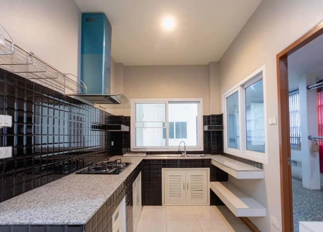 6 Bedroom House For Sale in San Phak Wan, Hang Dong, Chiang Mai - Image 4