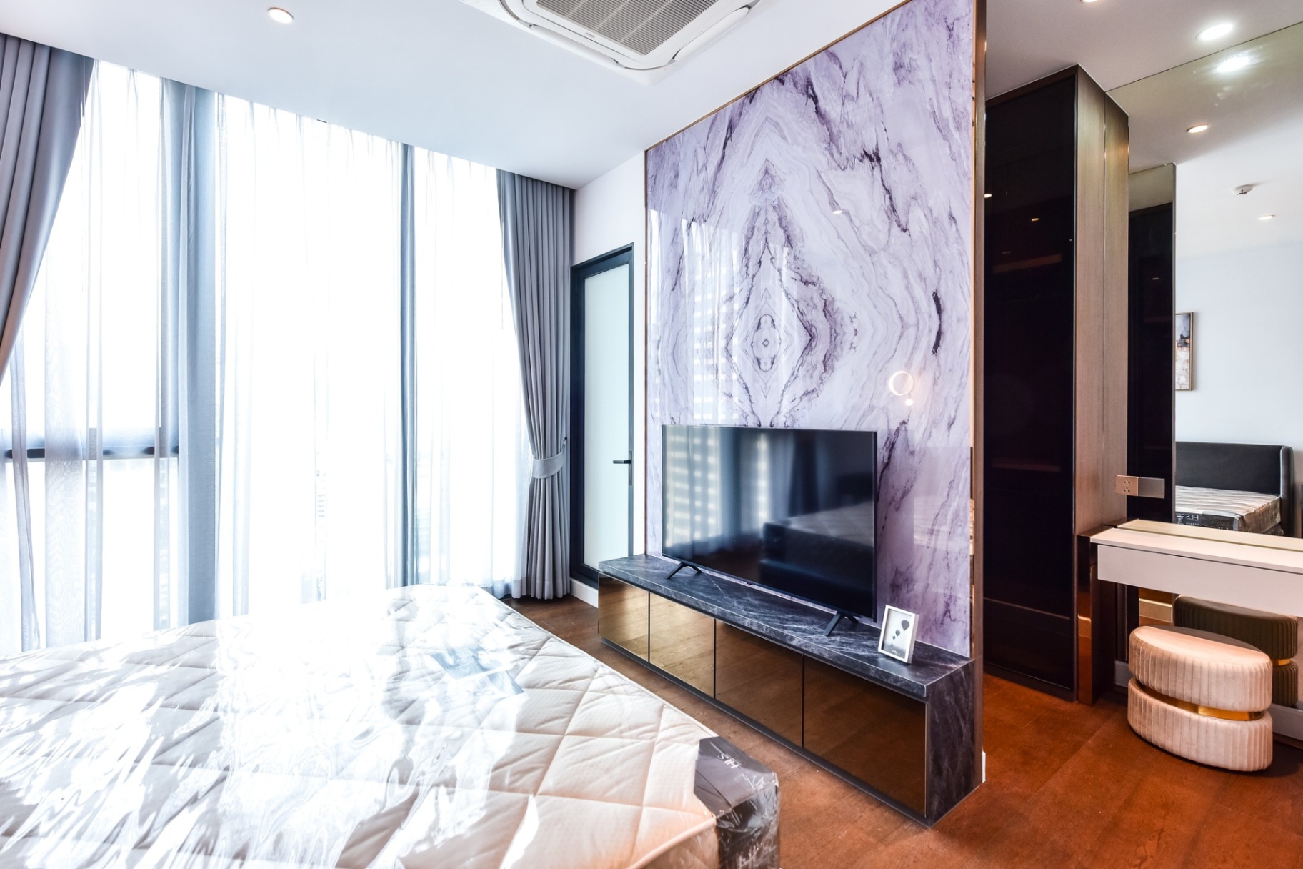 1 Bedroom Condo For Rent in Thung Mahamek, Sathon, Bangkok - Image 6