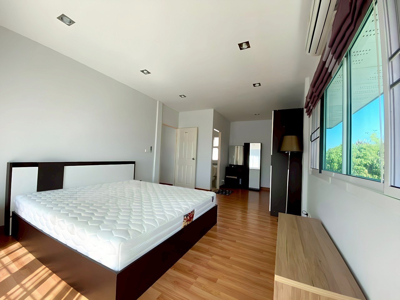 Wararome Kaew Nawarat - Image 8