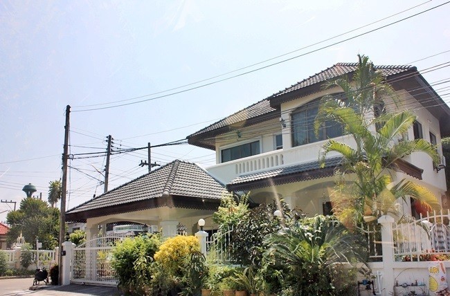 5 Bedroom House For Sale in Mae Hia, Mueang Chiang Mai, Chiang Mai - Image 4