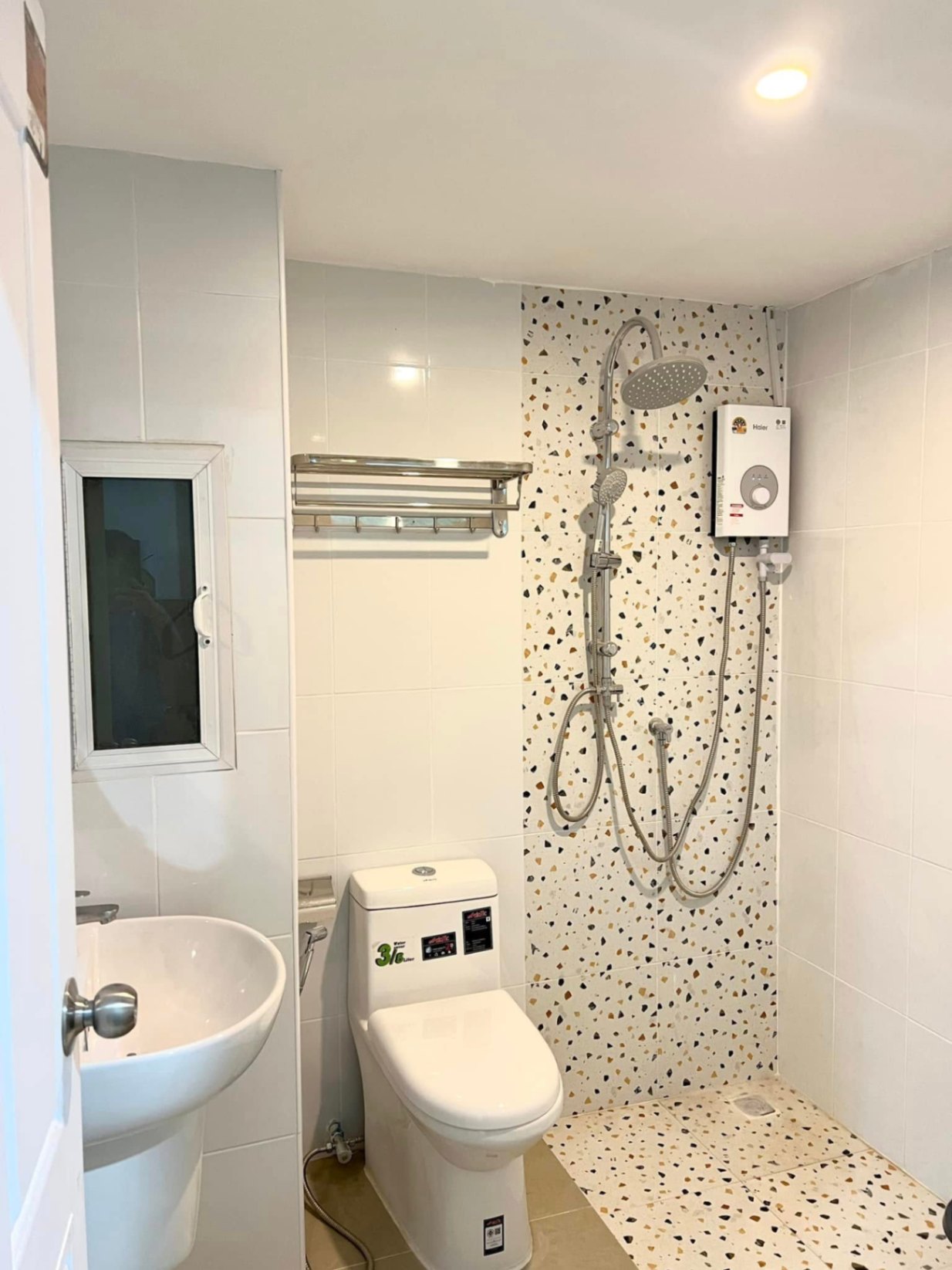 SR Land Condo - Image 10