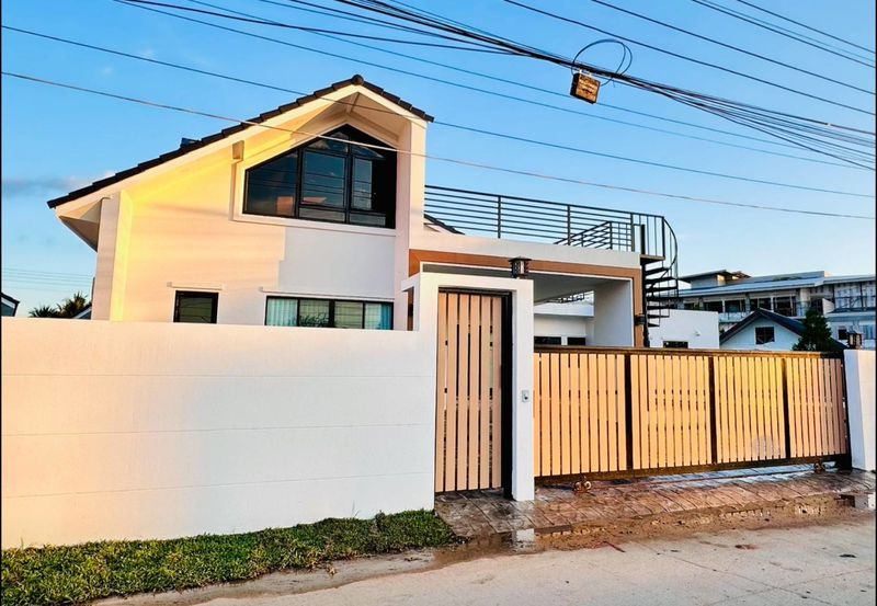 5 Bedroom House For Sale in San Phak Wan, Hang Dong, Chiang Mai - Image 1