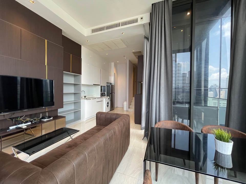 Ashton Silom - Image 9