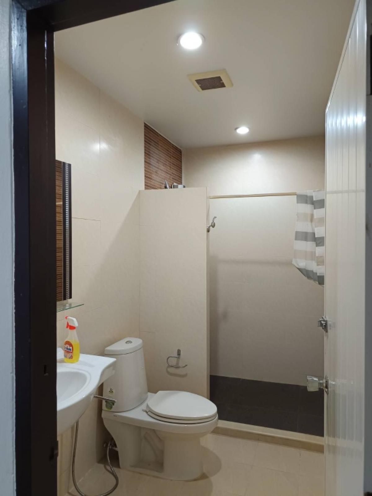 4 Bedroom Townhouse For Sale in Wat Phraya Krai, Bang Kho Laem, Bangkok - Image 18