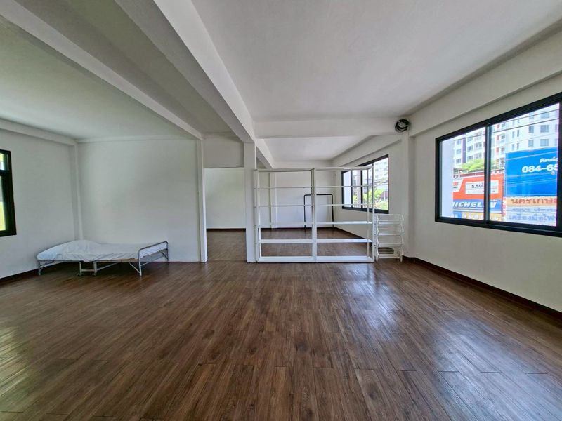  Retail Space For Sale in Khlong Tan, Khlong Toei, Bangkok - Image 13