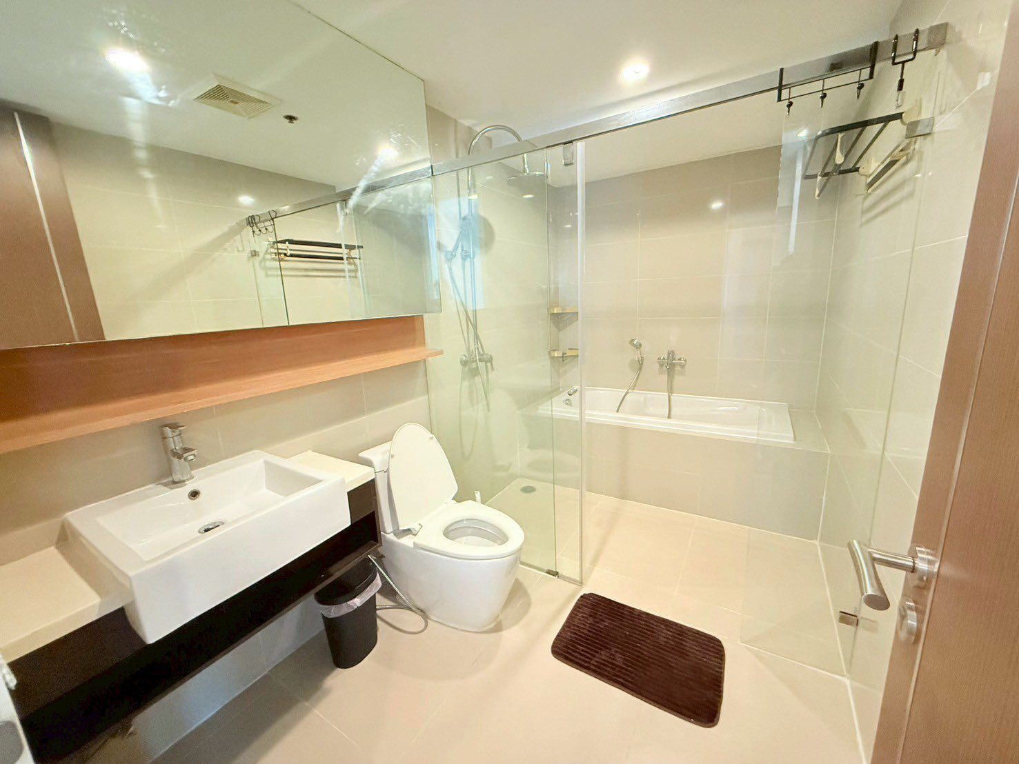 15 Sukhumvit Residences - Image 10