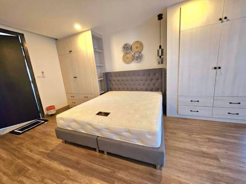 5 卧室 独立房屋  在  - Image 11