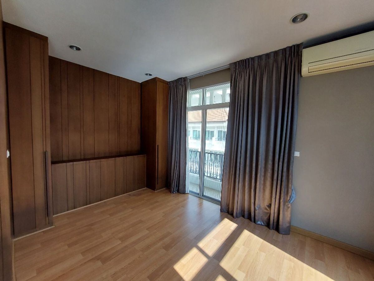 3 Bedroom Townhouse For Sale in Bang Khlo, Bang Kho Laem, Bangkok - Image 22