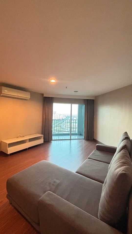 Belle Grand Rama 9 - Image 1