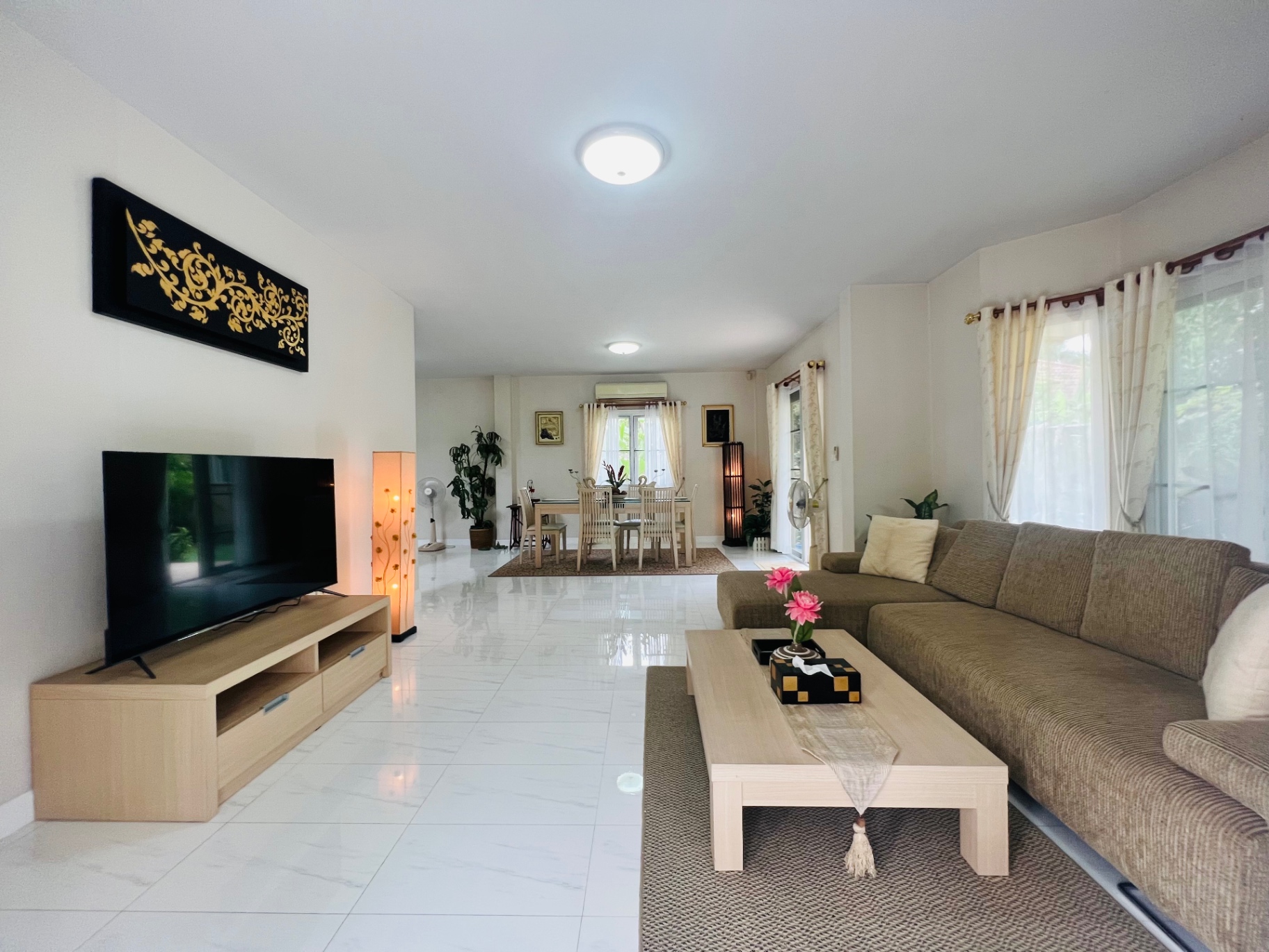 Home in Park - Image 4