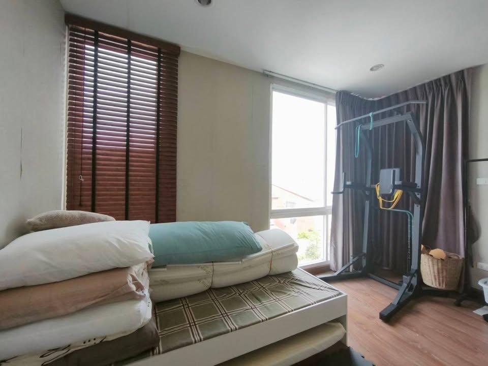 3 Bedroom Townhouse For Sale in Khlong Sam Prawet, Lat Krabang, Bangkok - Image 10
