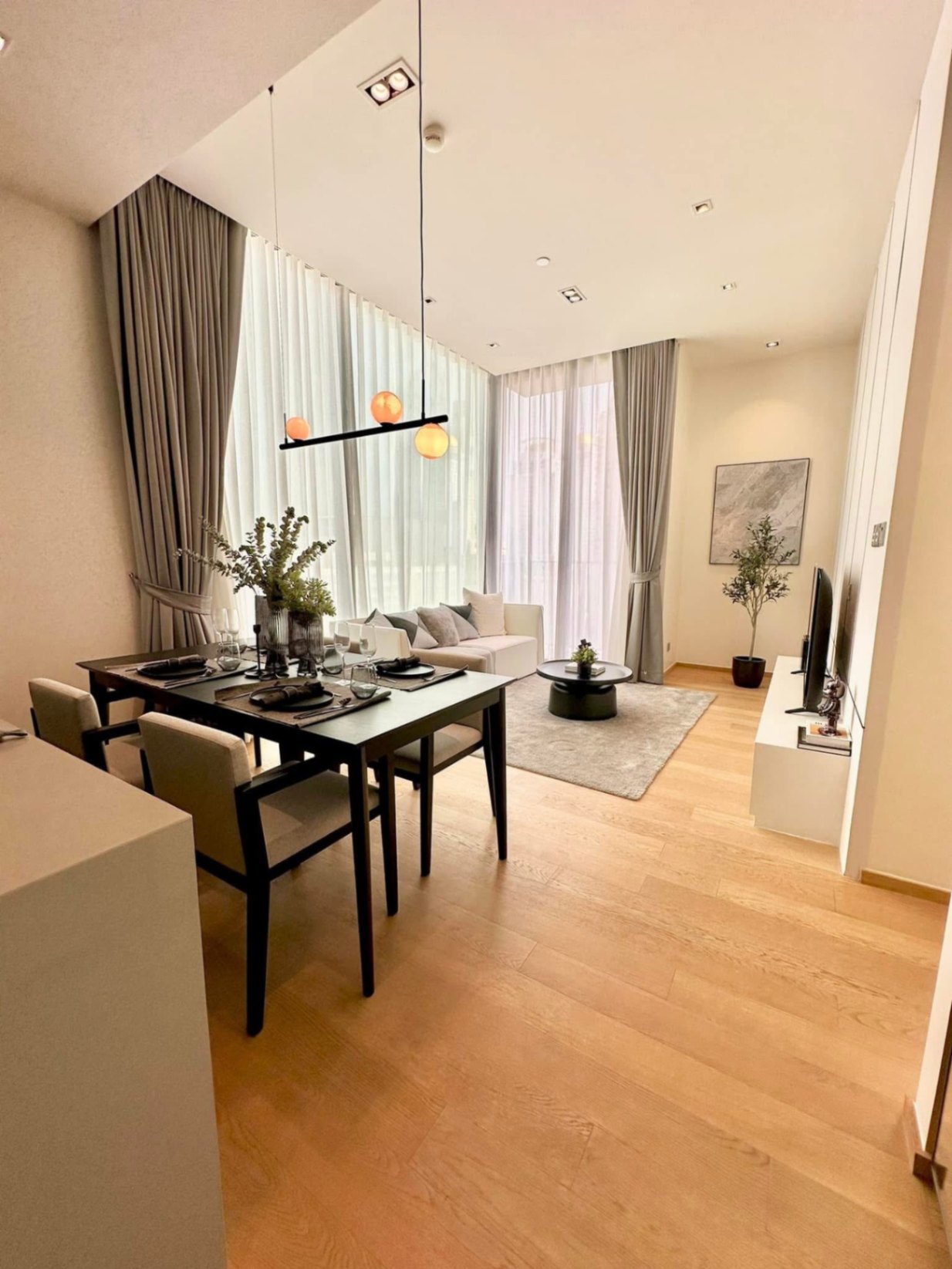 28 Chidlom by SC Asset - Image 1