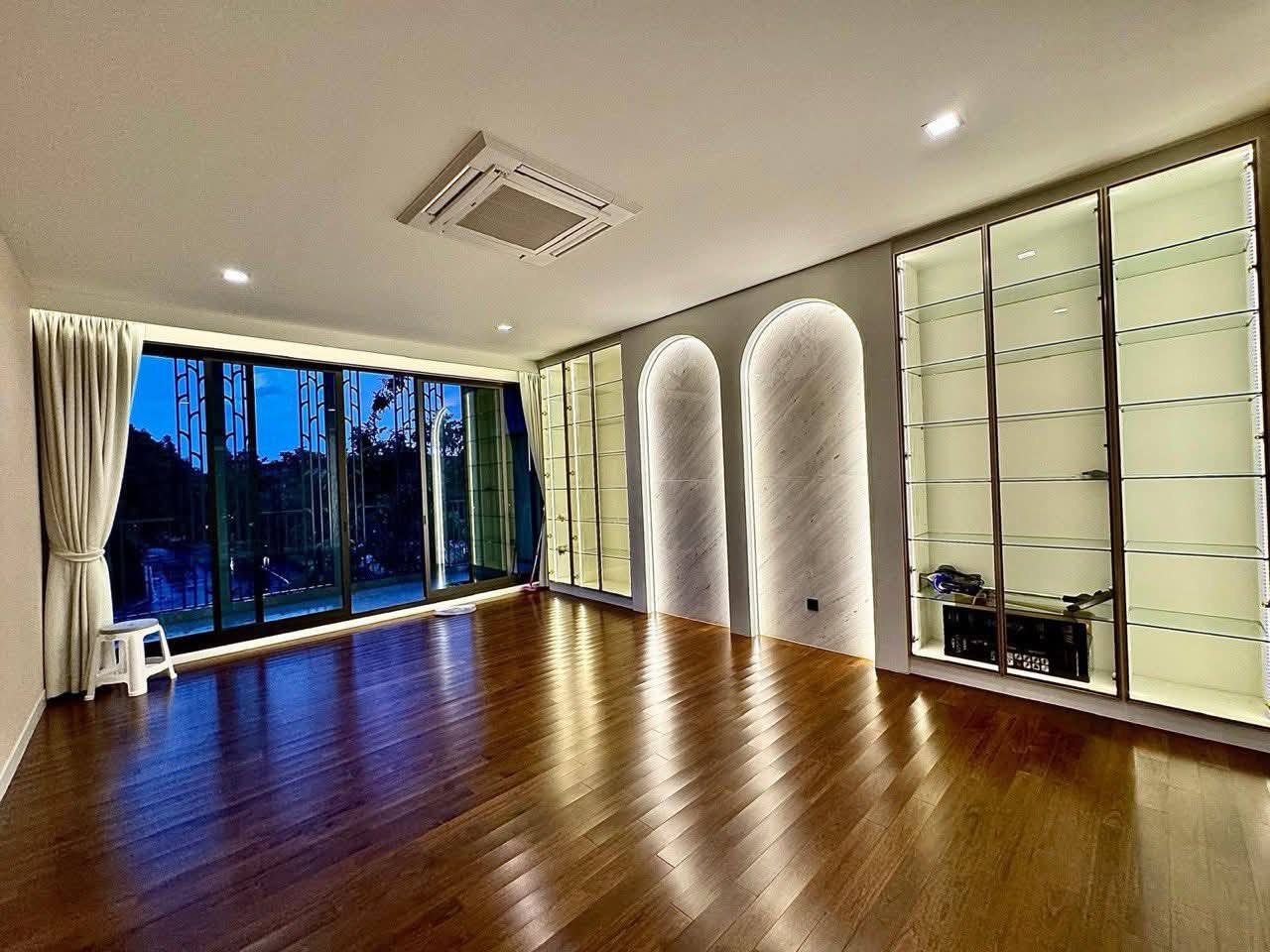 5 Bedroom House For Sale in Saphan Sung, Saphan Sung, Bangkok - Image 6