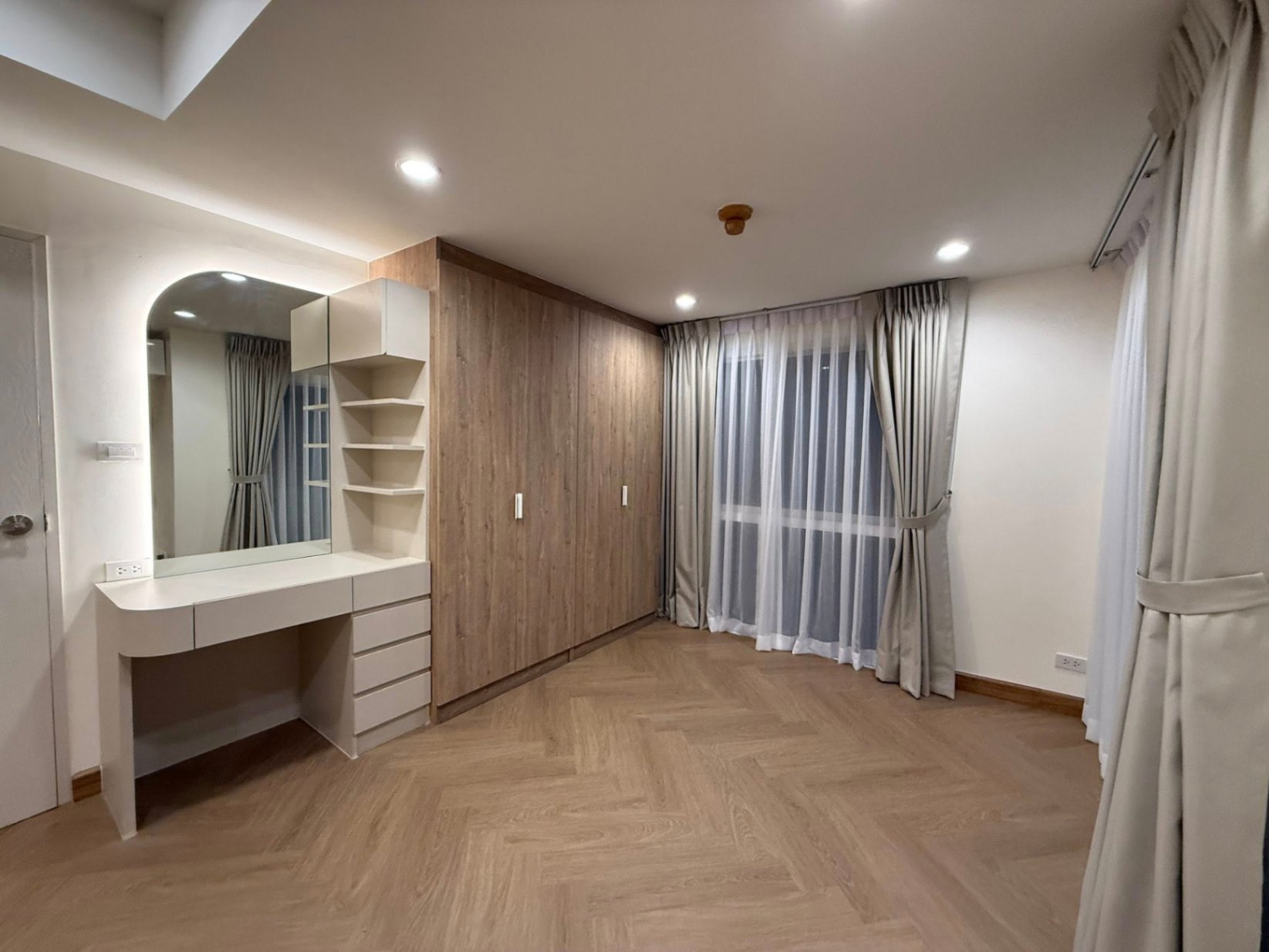 1 ห้องนอน คอนโด สำหรับขาย ใน บางกะปิ, ห้วยขวาง, กรุงเทพมหานคร - Image 5