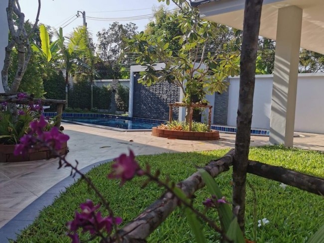 6 Bedroom House For Sale in Nong Han, San Sai, Chiang Mai - Image 1