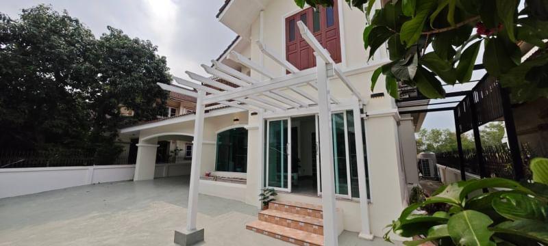 4 Bedroom House For Sale in Saen Saep, Min Buri, Bangkok - Image 3