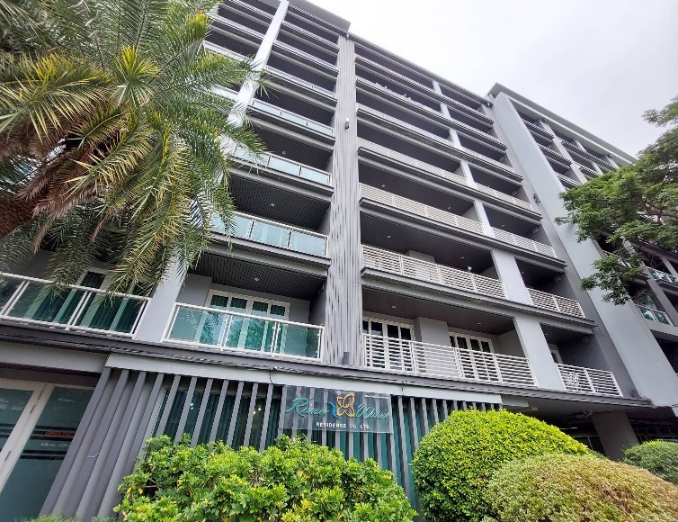 Rawee Waree Condo - Image 12