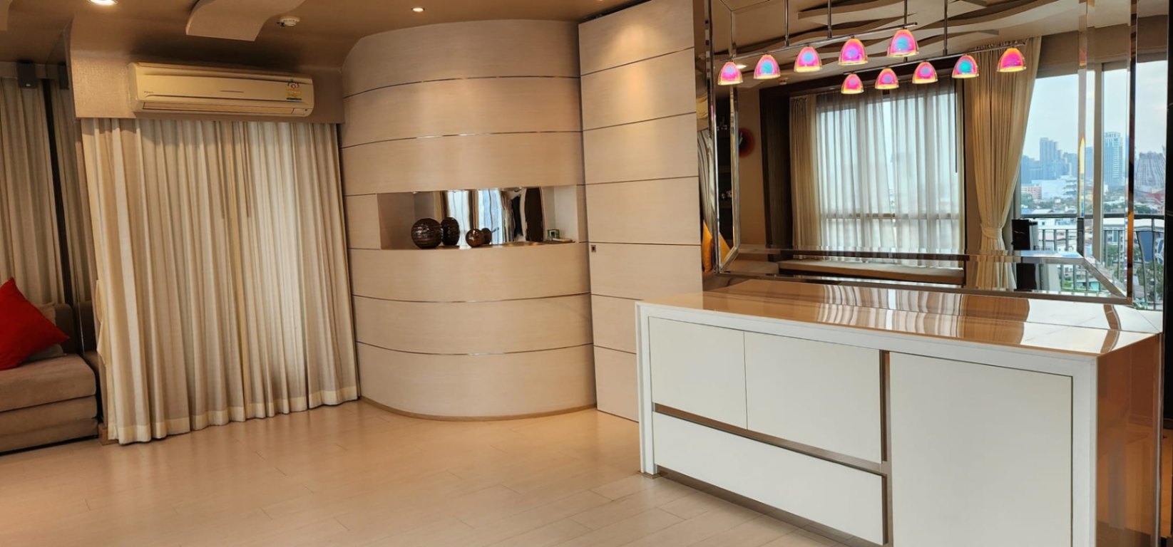 1 Bedroom Condo For Sale in Sam Sen Nok, Huai Khwang, Bangkok - Image 14