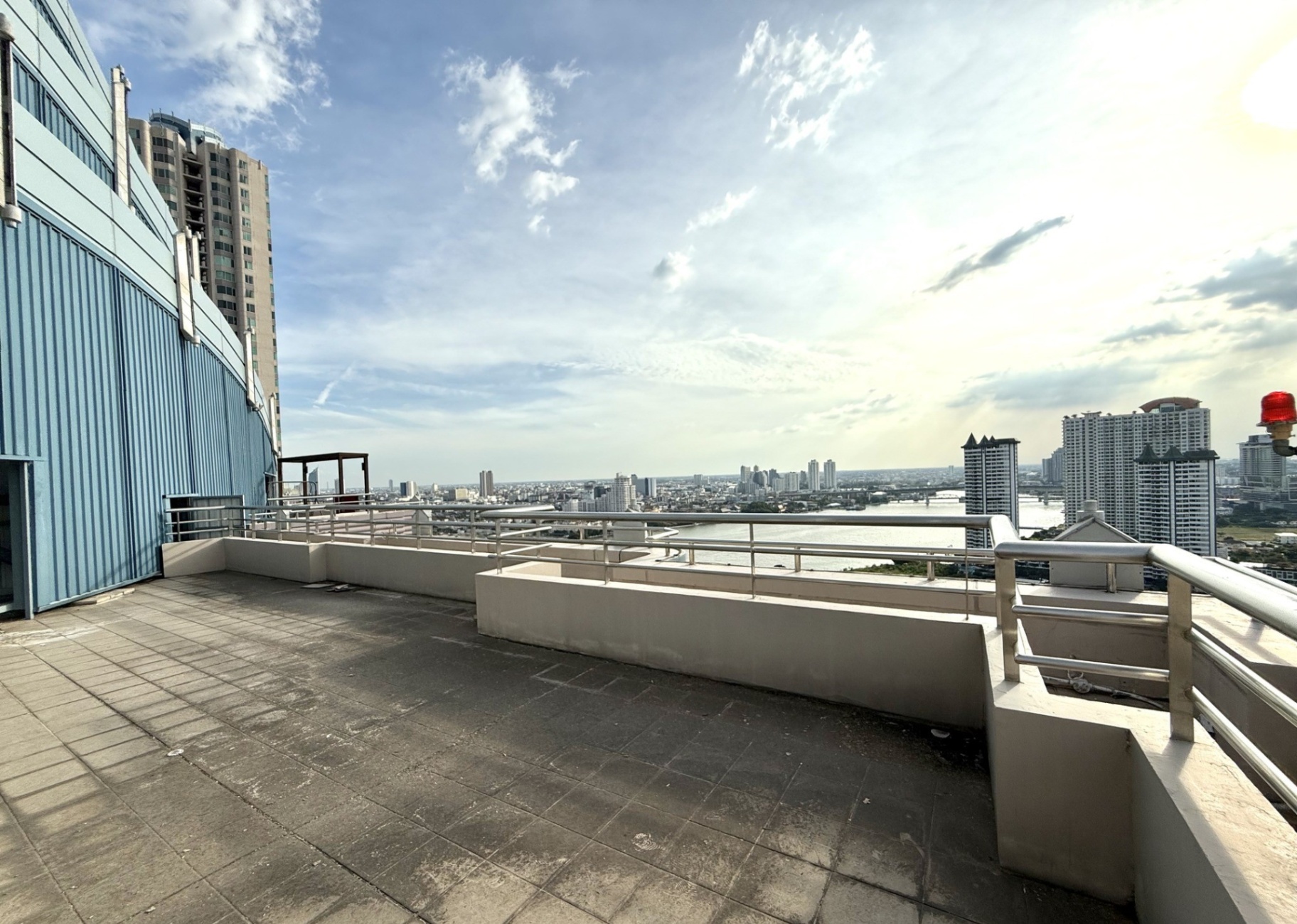 Watermark Chao Phraya - Image 6