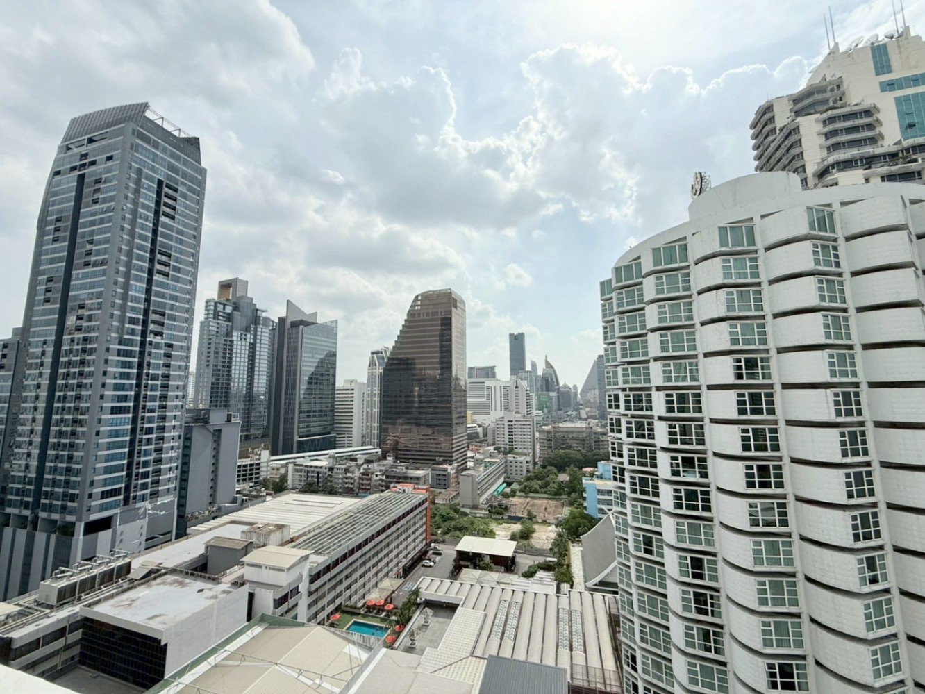 15 Sukhumvit Residences - Image 5