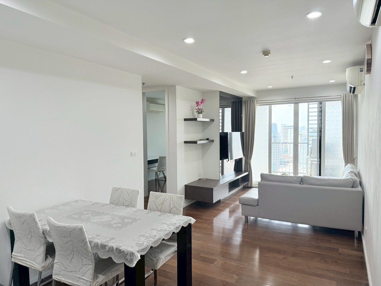 15 Sukhumvit Residences - Image 3