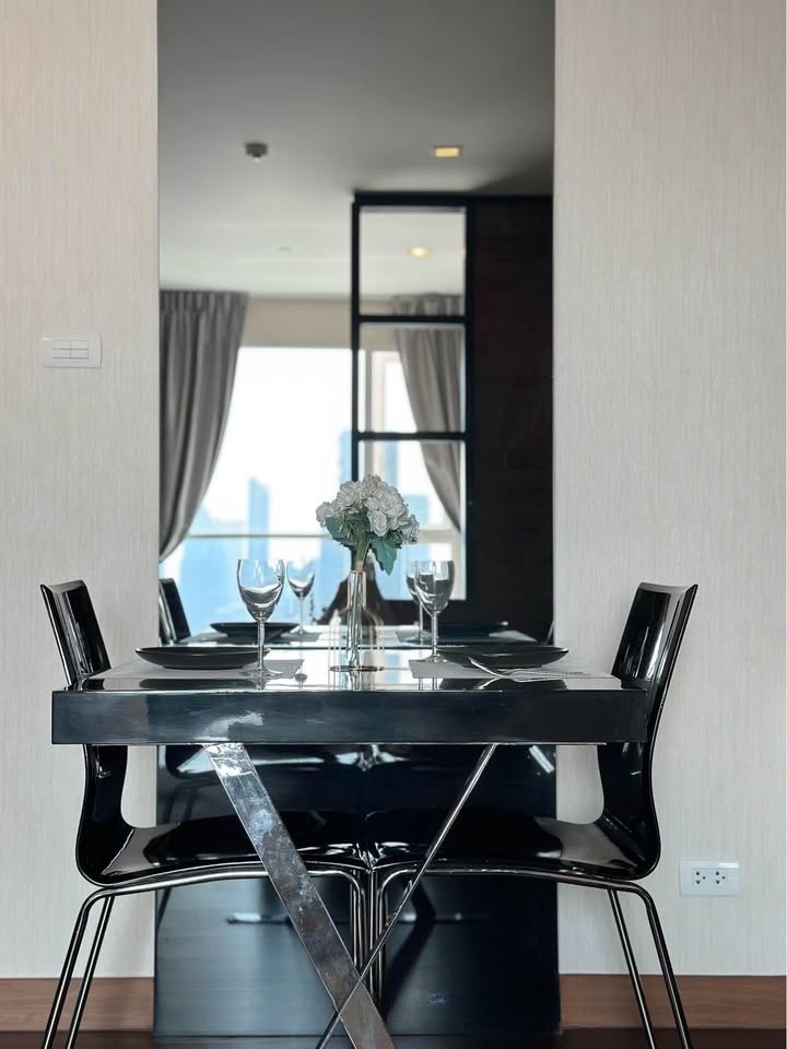 Ivy Thonglor 23 - Image 2