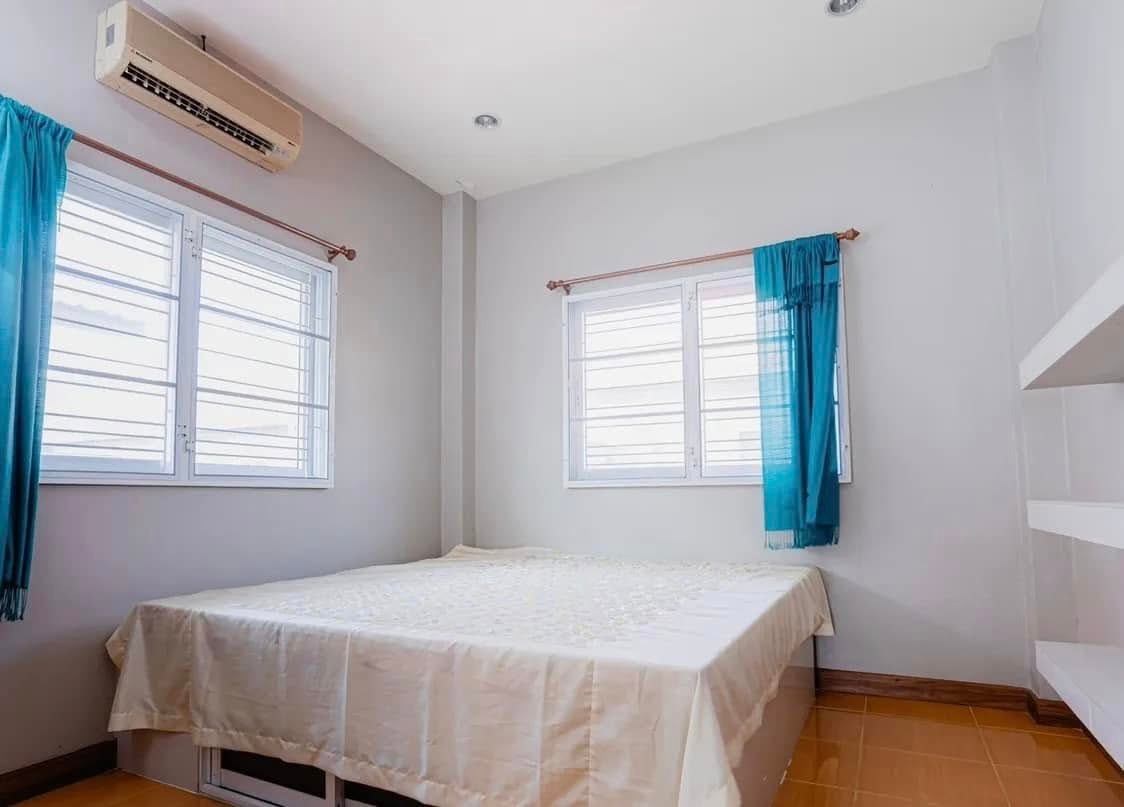 6 Bedroom House For Sale in San Phak Wan, Hang Dong, Chiang Mai - Image 7