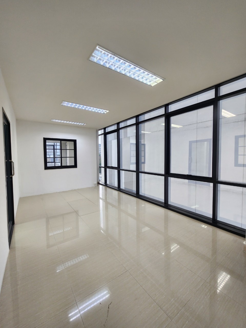  Retail Space For Rent in Bang Khlo, Bang Kho Laem, Bangkok - Image 3