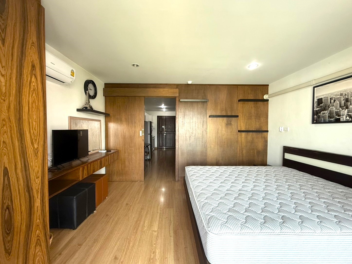 Rawee Waree Condo - Image 2