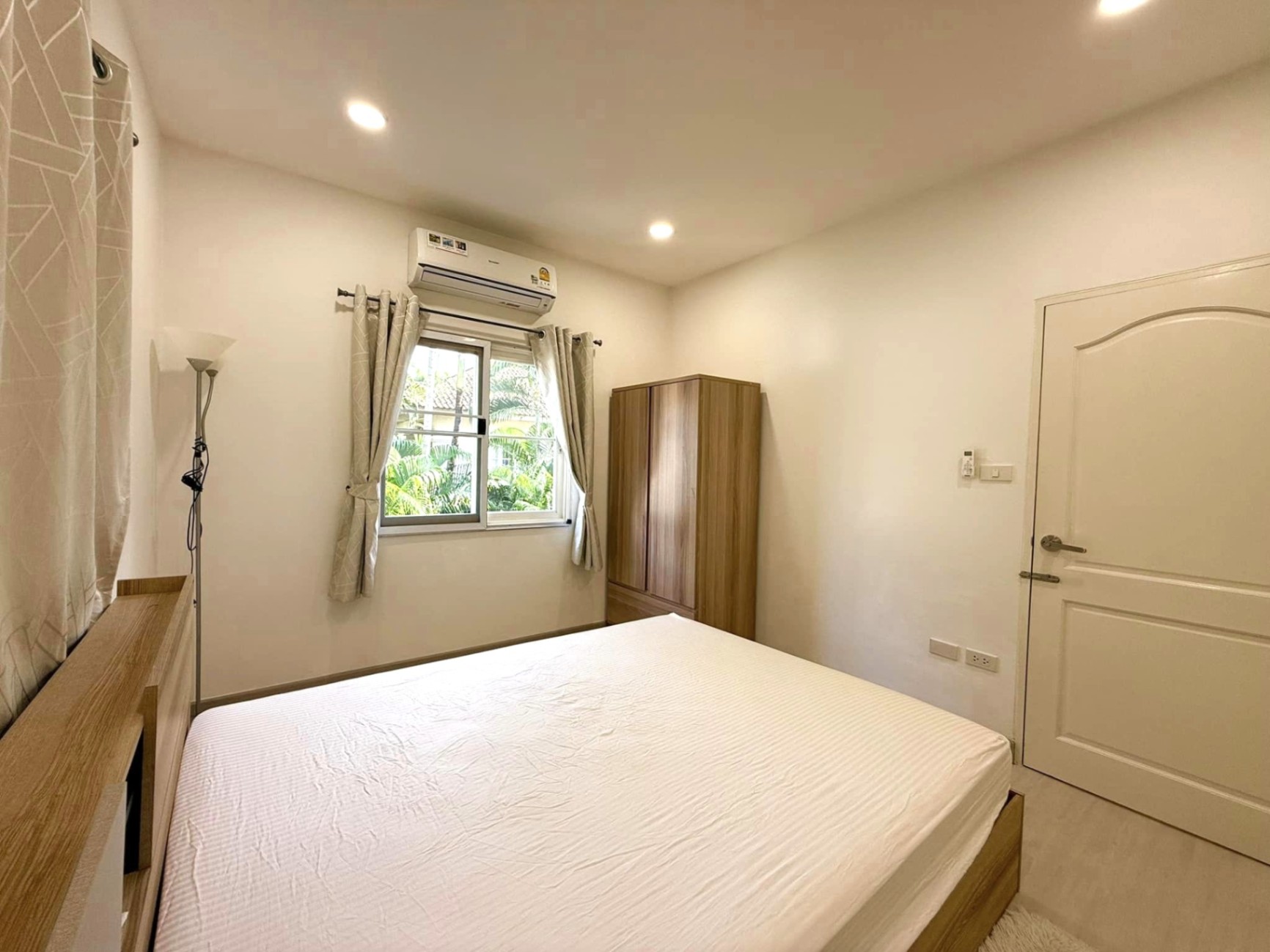Home in Park - Image 6