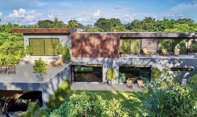 6 Bedroom House For Sale in Saraphi, Saraphi, Chiang Mai - Image 1