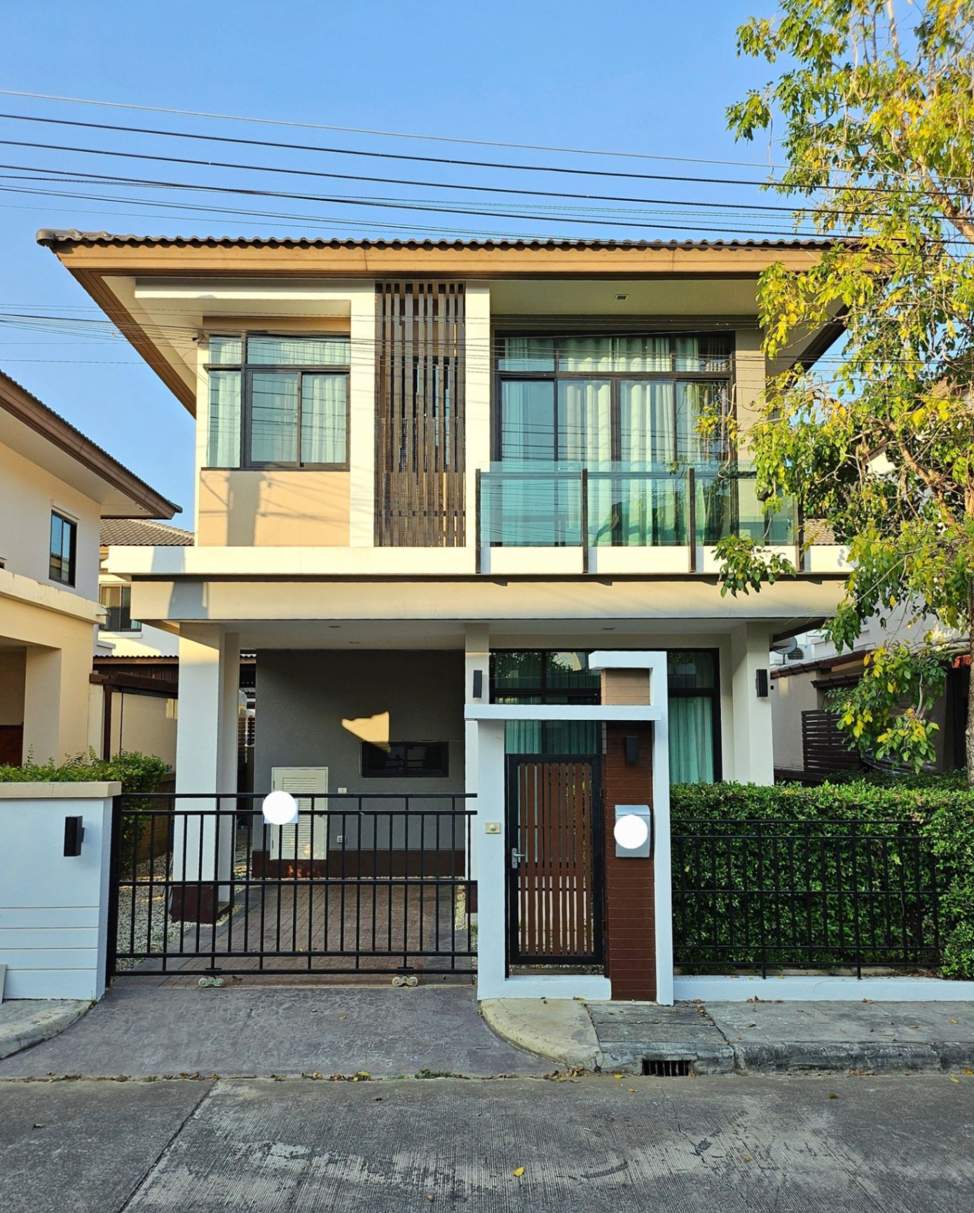 The Oriental (Regent) - Image 1