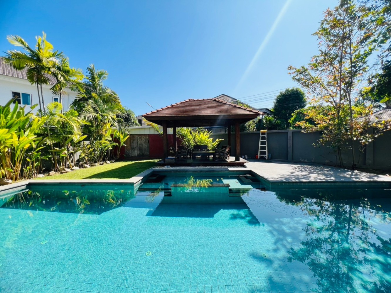 5 Bedroom House For Sale in Nong Khwai, Hang Dong, Chiang Mai - Image 2