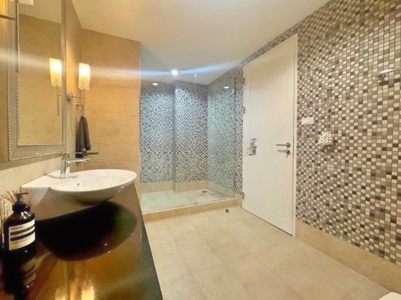 2 Bedroom Condo For Sale in Thung Mahamek, Sathon, Bangkok - Image 6