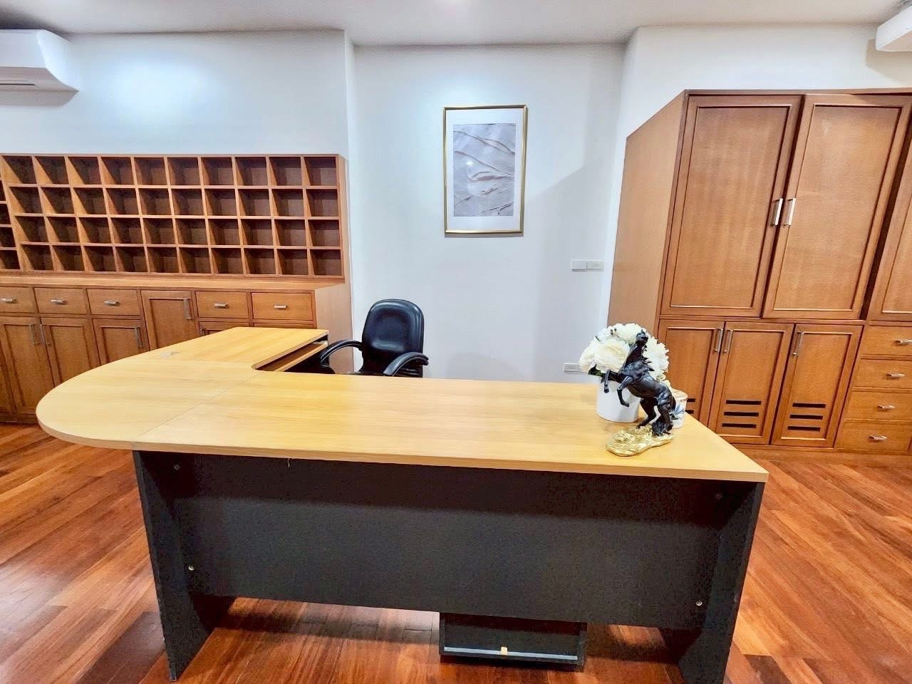 5 Bedroom House For Rent in Din Daeng, Din Daeng, Bangkok - Image 7