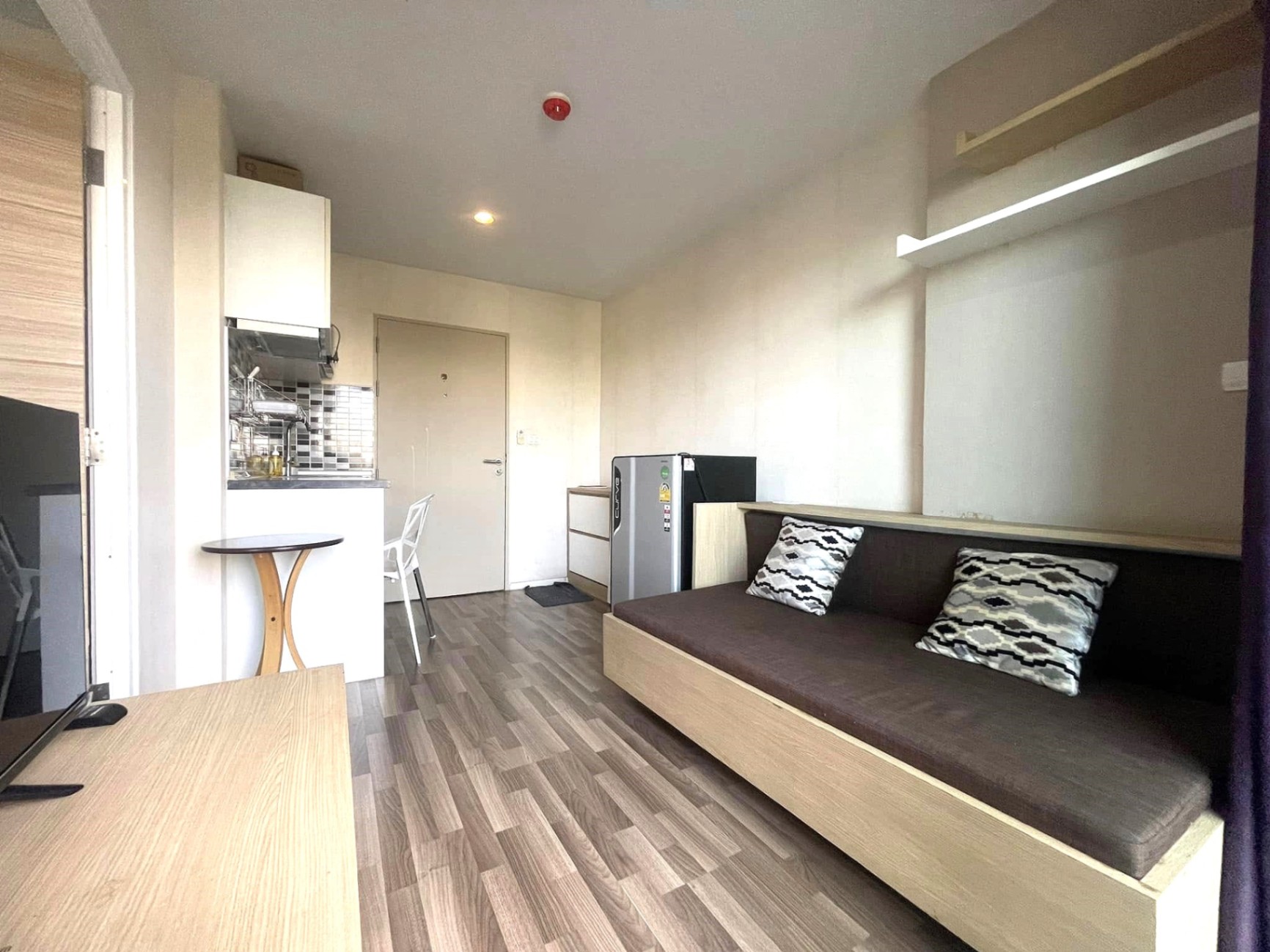 Parano Condo - Image 1