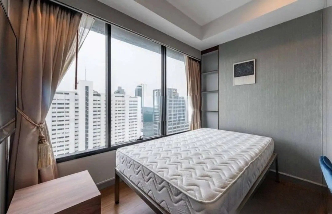 M Silom - Image 8