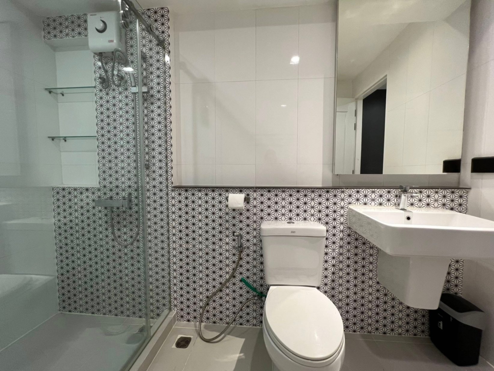 Premier Condominium - Image 6