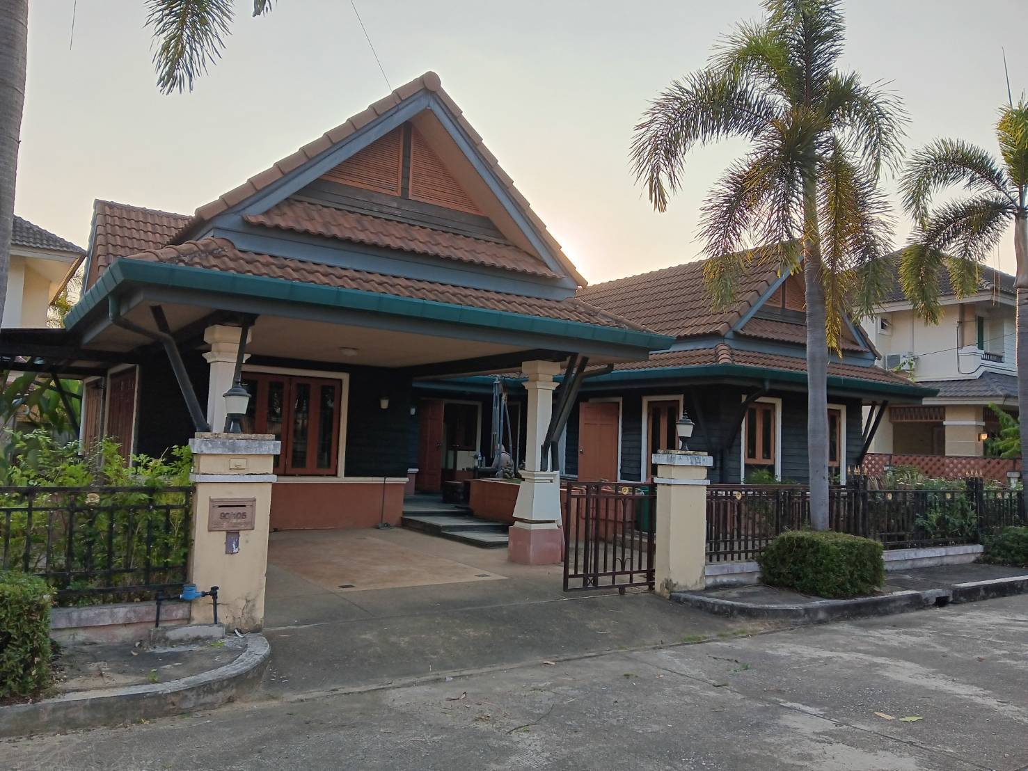 Karnkanok 2 - Image 1