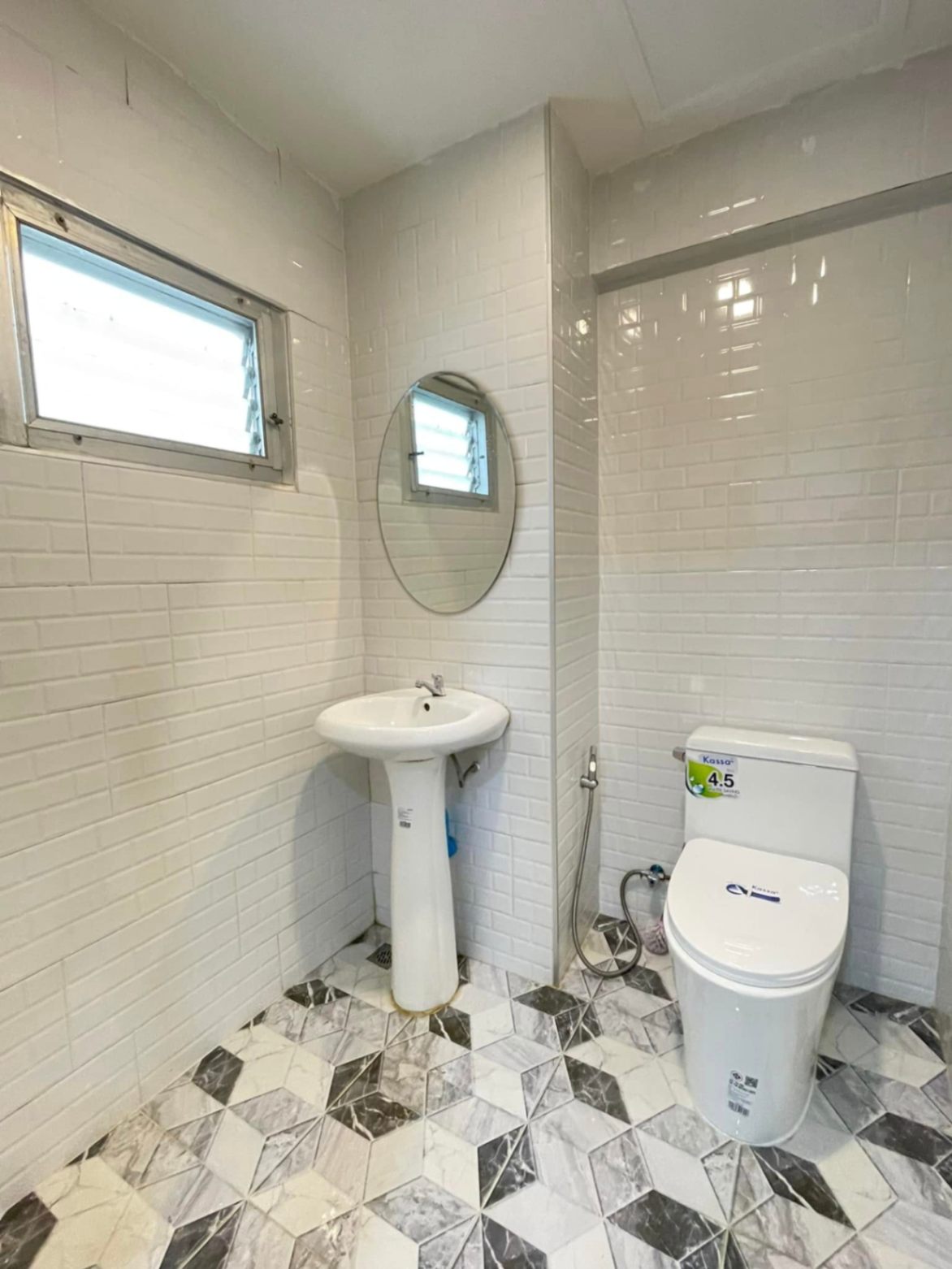 PP Condo - Image 11