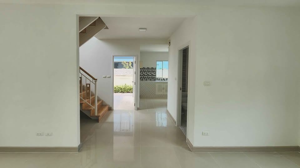 3 Bedroom House For Sale in Racha Thewa, Bang Phli, Samut Prakan - Image 2