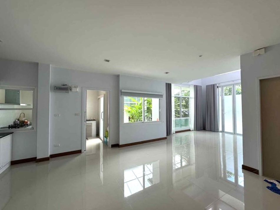 The Greenery Loft - Image 10