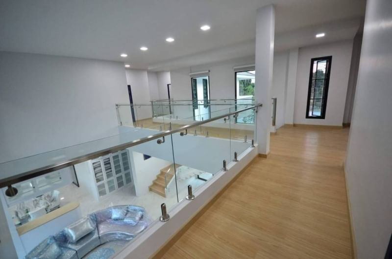 7 卧室 独立房屋  在  - Image 7