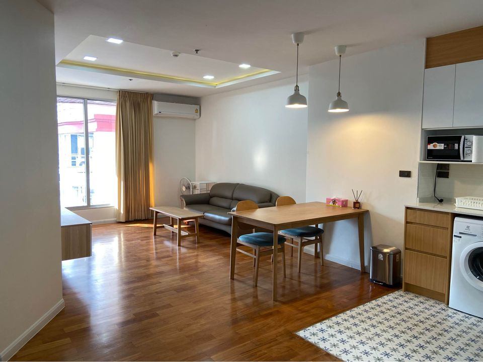 Pathumwan Resort - Image 1