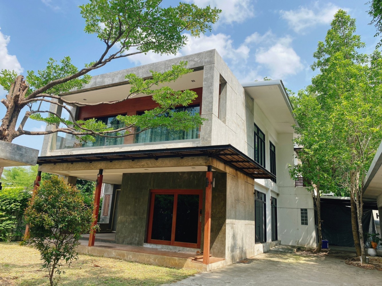 5 Bedroom House For Rent in Pa Tan, Mueang Chiang Mai, Chiang Mai - Image 1